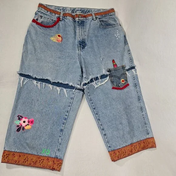 VINTAGE 90s UPCYCLE Handmade Patchwork Super Girly BOHO Baggy Capri Jean Size 12 - Picture 4 of 17